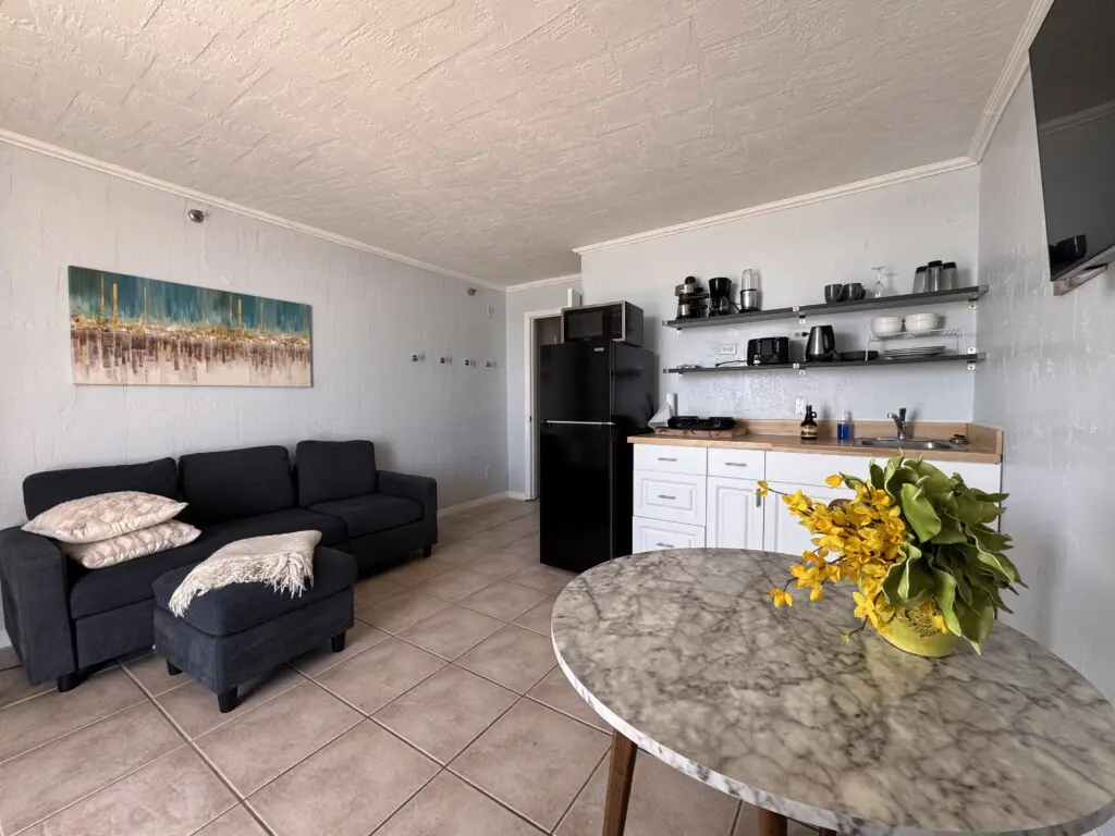 99685961 7f77 497b bf4b 7d6b4c8d3ef9