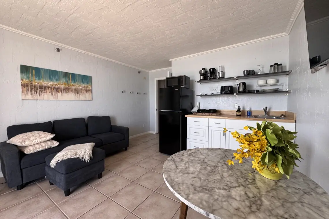 99685961 7f77 497b bf4b 7d6b4c8d3ef9