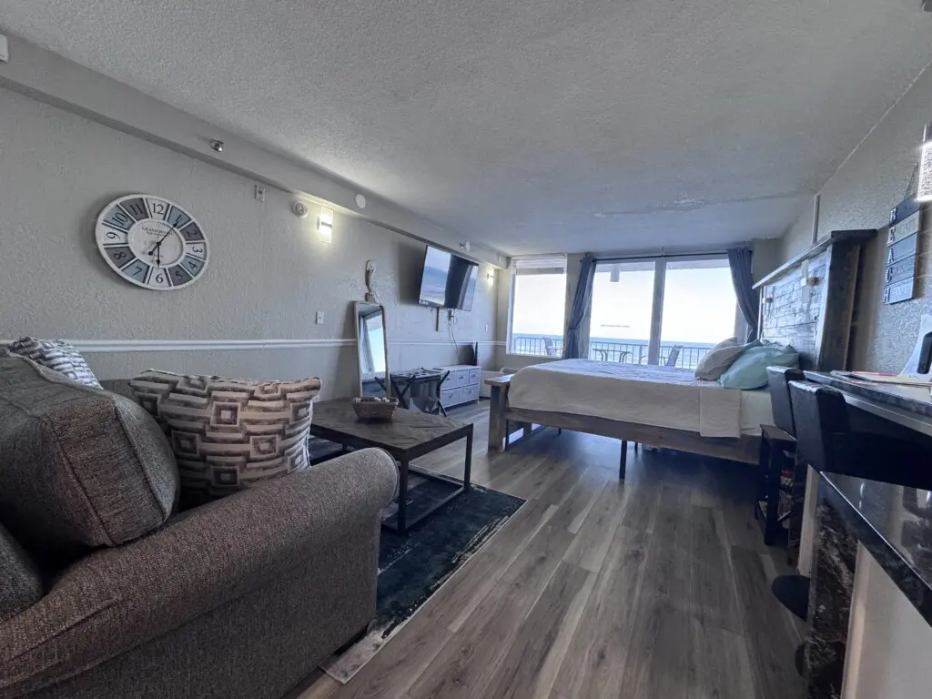 d8851efd 747d 4e13 9558 107ca04c9f39