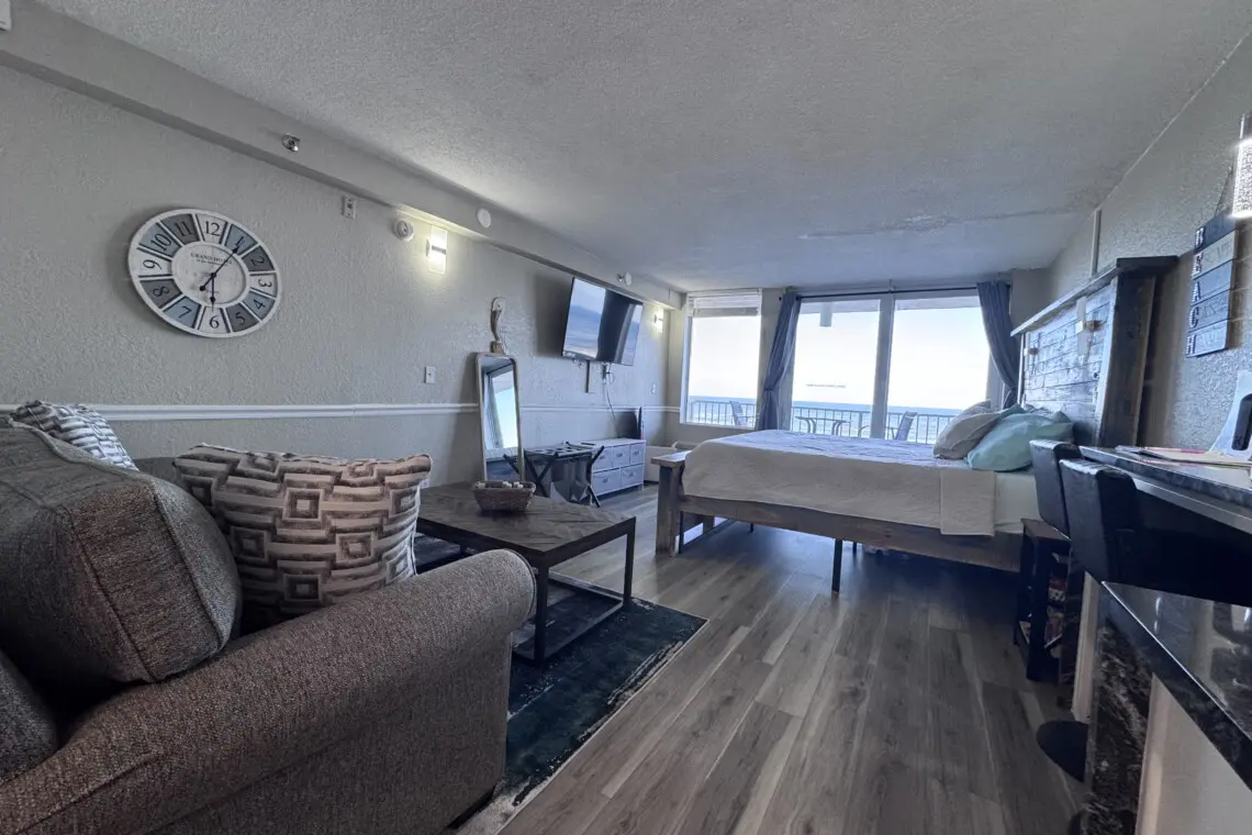 d8851efd 747d 4e13 9558 107ca04c9f39