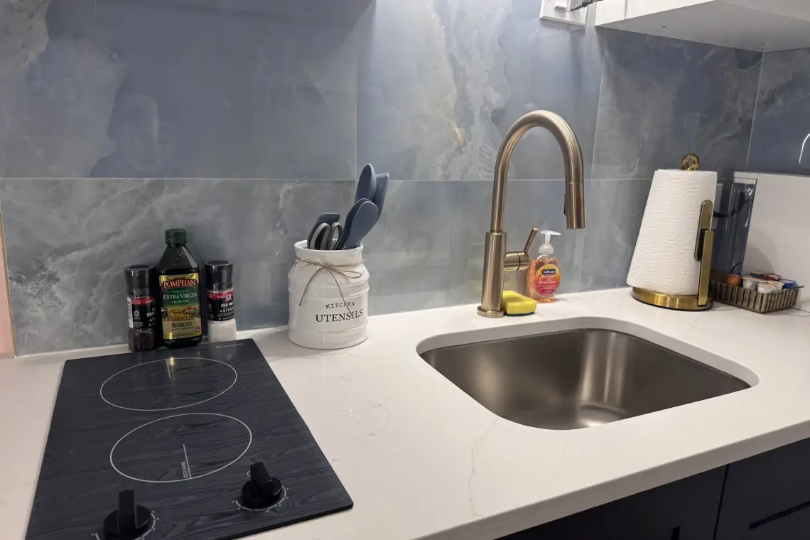 f6cf6aa4 1876 459b 8d71 ff4b30565969