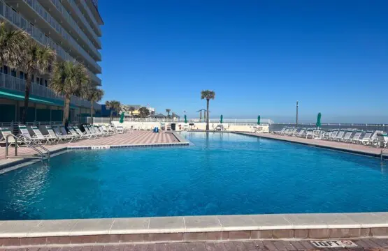 so much room out here. you are never really crowded. Just love our pool here. You will too