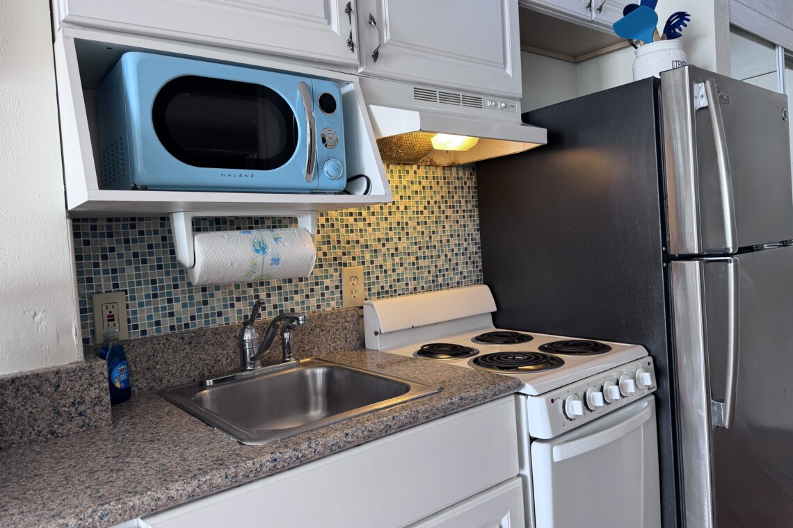 cute kitchenette perfect for morning breakfast and light lunches.