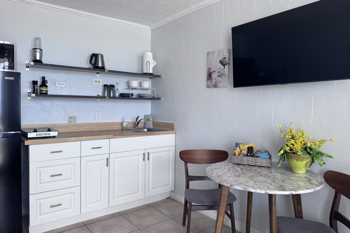 Perfect breakfast and lunch Kitchenette
