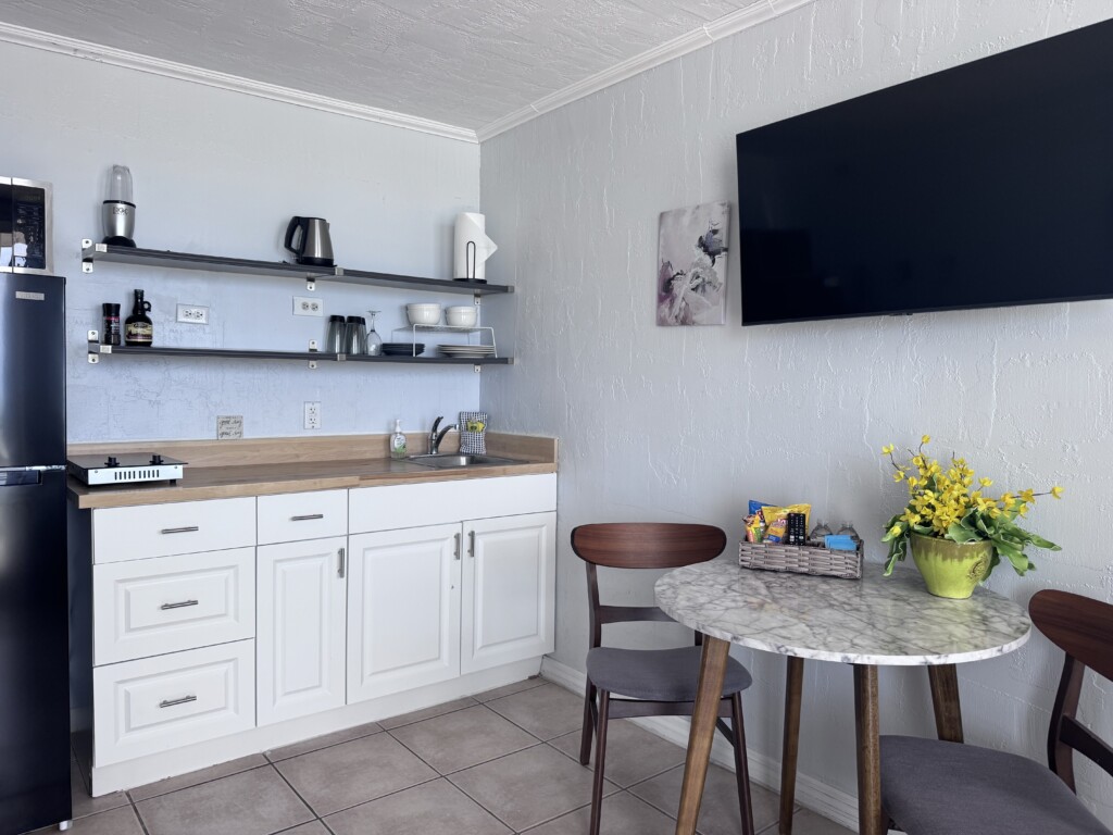Perfect breakfast and lunch Kitchenette